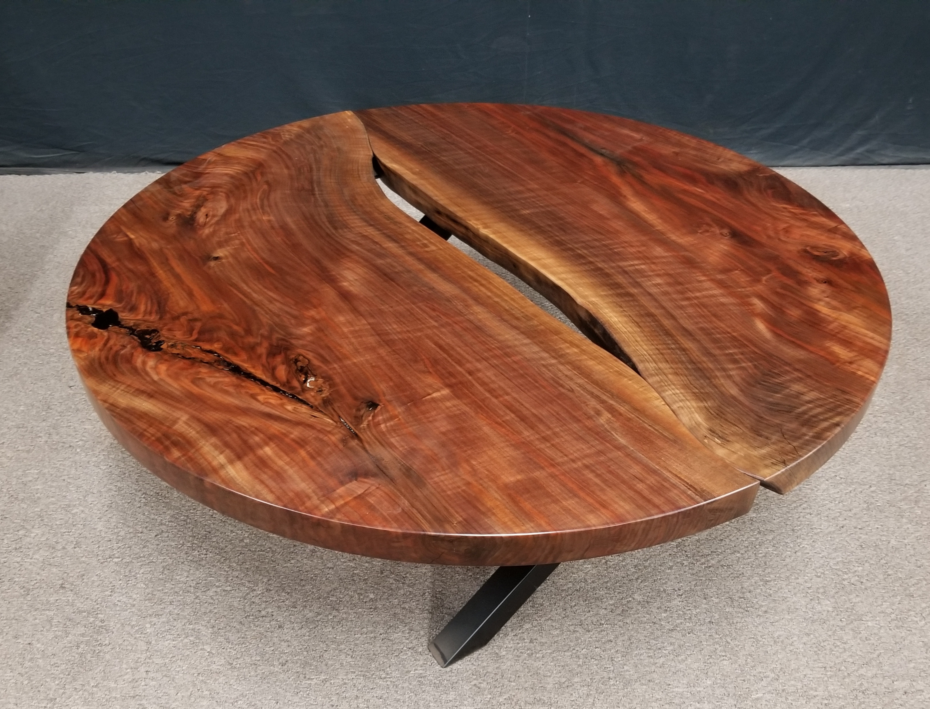 China Modern Round Wooden Coffee Table With X Base For Coffee Shop Use China Wooden Table Coffee Shop Table