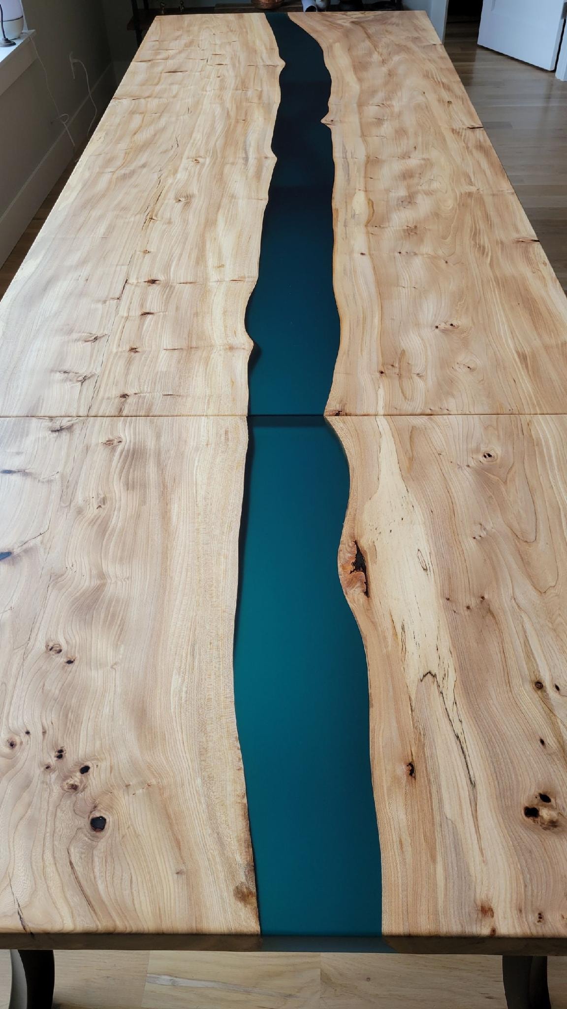 How to Make a Colored Epoxy Resin Table 